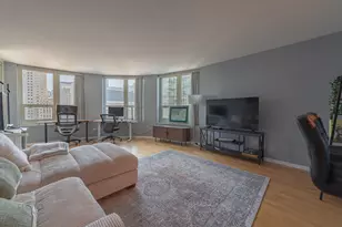 345 N La Salle Dr, Chicago, IL 60654 - Photo 9