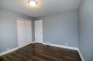 8836 Oakwood Dr, Hickory Hills, IL 60457 - Photo 9