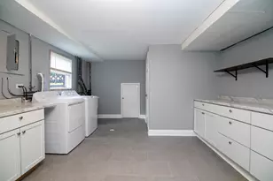 8836 Oakwood Dr, Hickory Hills, IL 60457 - Photo 21