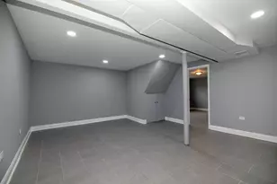 8836 Oakwood Dr, Hickory Hills, IL 60457 - Photo 15