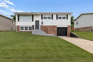 8836 Oakwood Dr, Hickory Hills, IL 60457 - Photo 1