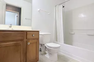 284 Edmundton Cir, Carol Stream, IL 60188 - Photo 19