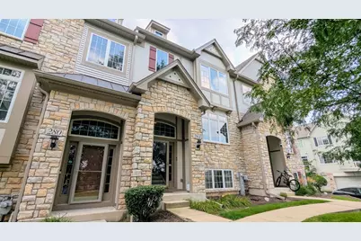 284 Edmundton Circle, Carol Stream, IL 60188 - Photo 1