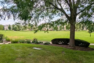 284 Edmundton Cir, Carol Stream, IL 60188 - Photo 25
