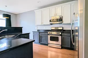 284 Edmundton Cir, Carol Stream, IL 60188 - Photo 5