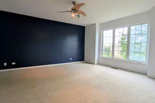 284 Edmundton Cir, Carol Stream, IL 60188 - Photo 13