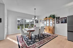 635 Maplewood Cir, Elburn, IL 60119 - Photo 9