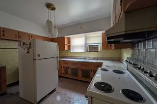 1233 S 59th Ave, Cicero, IL 60804 - Photo 7