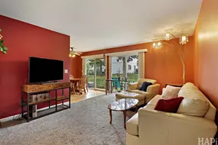 354 Wilmington Dr, Bartlett, IL 60103 - Photo 3
