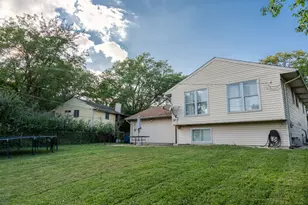 33 Jacobsen Ave, Glendale Heights, IL 60139 - Photo 5
