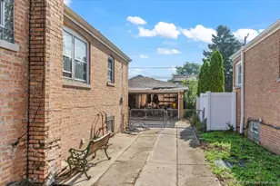 10727 S Millard Ave, Chicago, IL 60655 - Photo 15