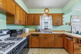 10727 S Millard Ave, Chicago, IL 60655 - Photo 9