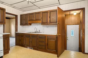 907 Johnson St, Streator, IL 61364 - Photo 15