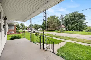 907 Johnson St, Streator, IL 61364 - Photo 5