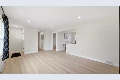 6225 Hawthorne Street, Rosemont, IL 60018 - Photo 5