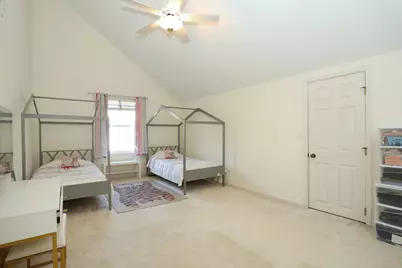 1335 Laurel Oaks Drive, Streamwood, IL 60107 - Photo 13