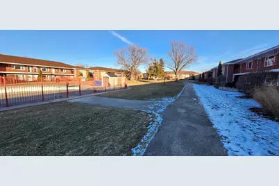 1113 Holiday Lane #6, Des Plaines, IL 60016 - Photo 9