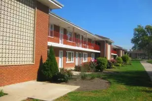 1113 Holiday Ln, Des Plaines, IL 60016 - Photo 1