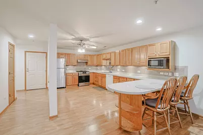 27 E Hattendorf Avenue #213, Roselle, IL 60172 - Photo 7