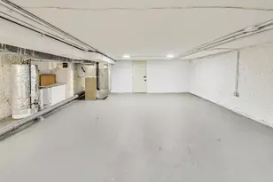 1642 W Bryn Mawr Ave, Chicago, IL 60660 - Photo 23