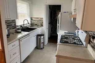 1811 Jamestown Cir, Hoffman Estates, IL 60169 - Photo 7