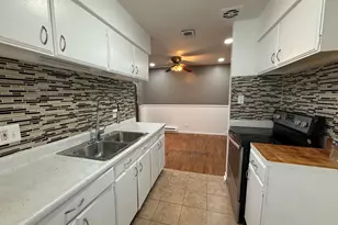 18W123 Kirkland Ln, Villa Park, IL 60181 - Photo 9