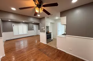 18W123 Kirkland Ln, Villa Park, IL 60181 - Photo 5