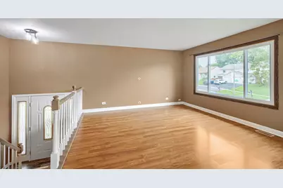 2165 Wildwood Court, Hanover Park, IL 60133 - Photo 3