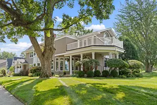 390 Grandview Ave, Glen Ellyn, IL 60137 - Photo 1