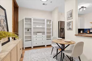 550 W Surf St, Chicago, IL 60657 - Photo 7
