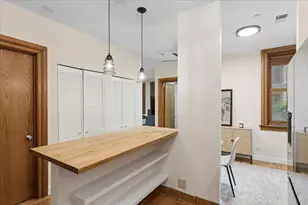 550 W Surf St, Chicago, IL 60657 - Photo 5