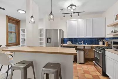 550 W Surf Street #104, Chicago, IL 60657 - Photo 3