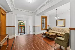 550 W Surf St, Chicago, IL 60657 - Photo 19