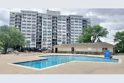 8801 W Golf Road #10B, Niles, IL 60714 - Photo 7