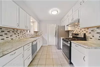 450 Valley Drive #101, Naperville, IL 60563 - Photo 5