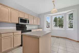 630 Saugatuk Cir, Romeoville, IL 60446 - Photo 5