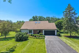 13 Chipping Campden Dr, South Barrington, IL 60010 - Photo 1