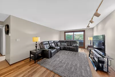 8001 W Courte Drive #411, Niles, IL 60714 - Photo 7