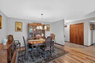 8001 W Courte Dr, Niles, IL 60714 - Photo 9
