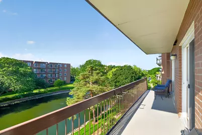 8001 W Courte Drive #411, Niles, IL 60714 - Photo 23