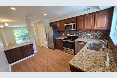 9388 Bay Colony Drive #2N, Des Plaines, IL 60016 - Photo 7