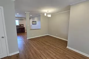 9388 Bay Colony Dr, Des Plaines, IL 60016 - Photo 17
