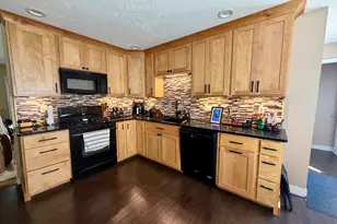 2006 Juniper Ln, Bloomington, IL 61701 - Photo 5