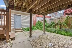2710 W Fletcher St, Chicago, IL 60618 - Photo 15