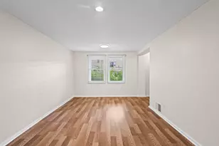 2710 W Fletcher St, Chicago, IL 60618 - Photo 3