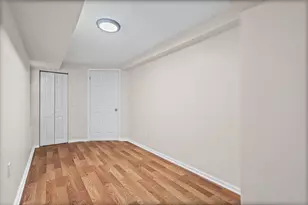 2710 W Fletcher St, Chicago, IL 60618 - Photo 9