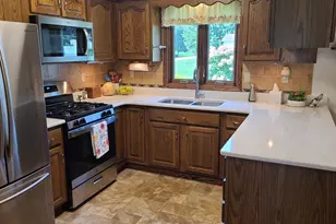 256 Cambridge Ct, Dixon, IL 61021 - Photo 7