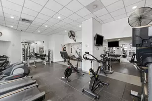 1030 N State St, Chicago, IL 60610 - Photo 25