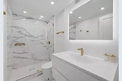 1030 N State Street #5L, Chicago, IL 60610 - Photo 13