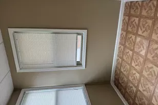 10240 S Eberhart Ave, Chicago, IL 60628 - Photo 21